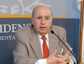 Dr Julio Maria Sanguinetti CLUB URUGUAYO BRITÁNICO